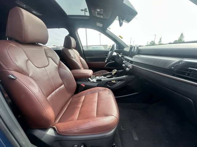 Used 2024 Kia Telluride EX w/ EX Captain's Chair Package FWD image 29