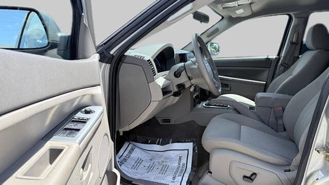 Used 2007 Jeep Grand Cherokee Laredo w/ Cargo Convenience Group RWD image 12