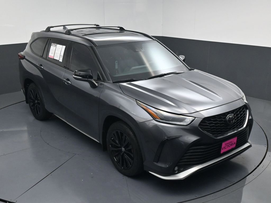 Used 2024 Toyota Highlander XSE FWD image 19