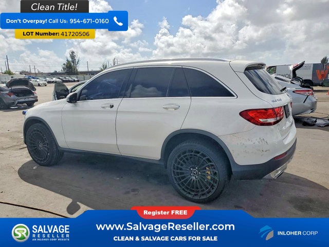 Used 2018 Mercedes-Benz GLC 300 w/ Premium Package image 3