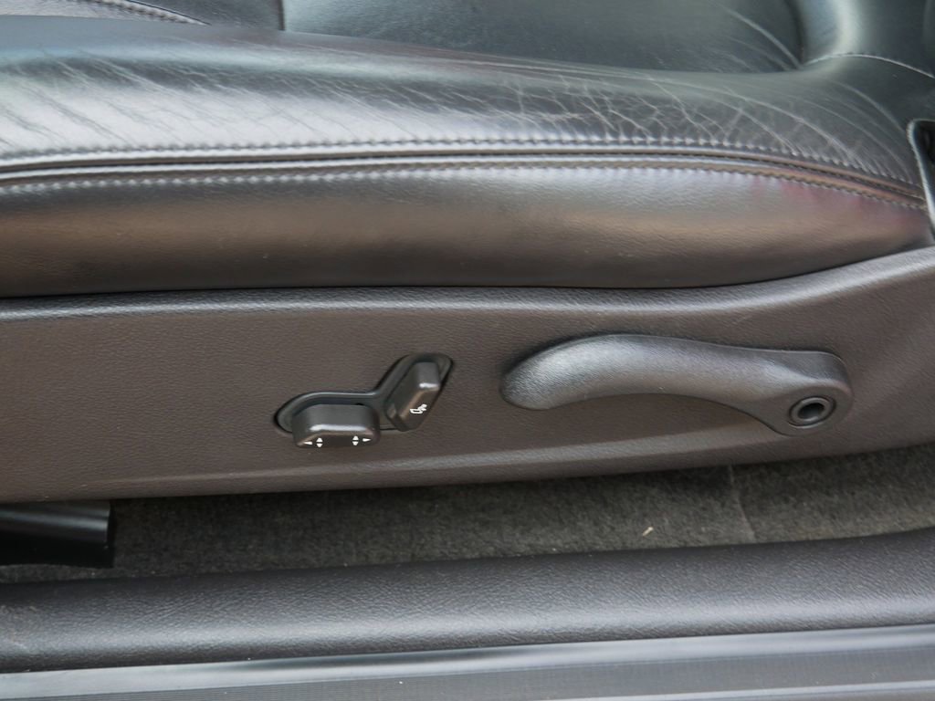 Used 2004 Chevrolet SSR RWD image 14