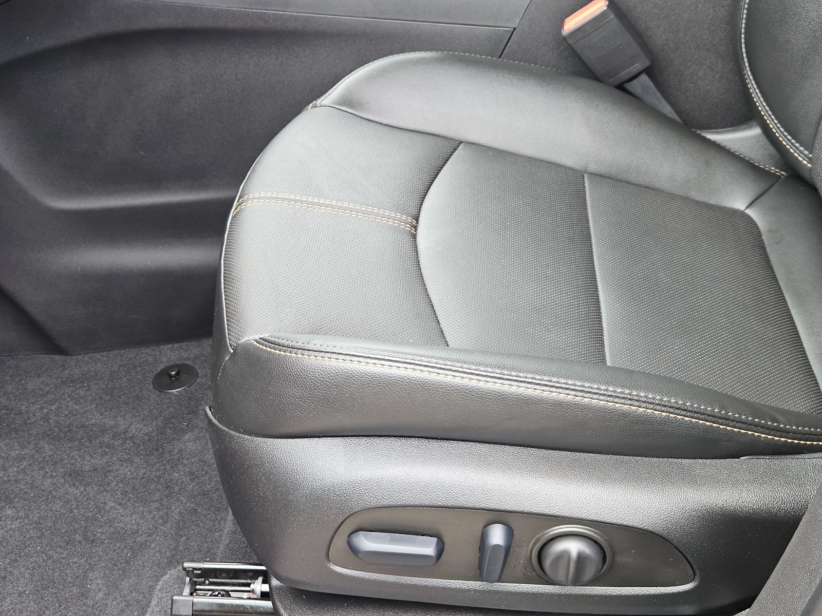 Certified 2023 Chevrolet Equinox Premier FWD image 30