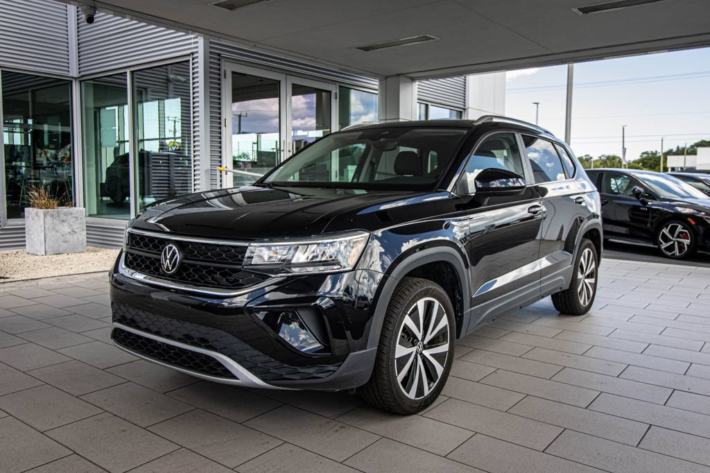 Certified 2023 Volkswagen Taos SE w/ Panoramic Sunroof Package FWD image 10