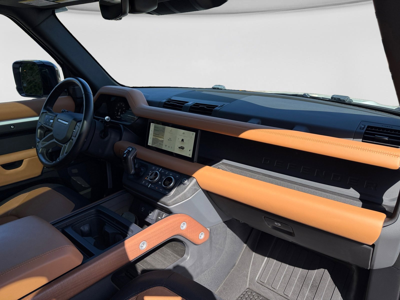 Used 2023 Land Rover Defender 110 X-Dynamic SE image 23