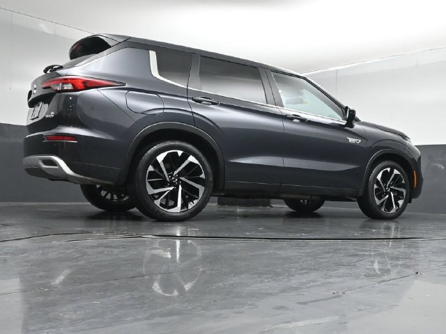 Used 2025 Mitsubishi Outlander SE AWD/4WD image 41
