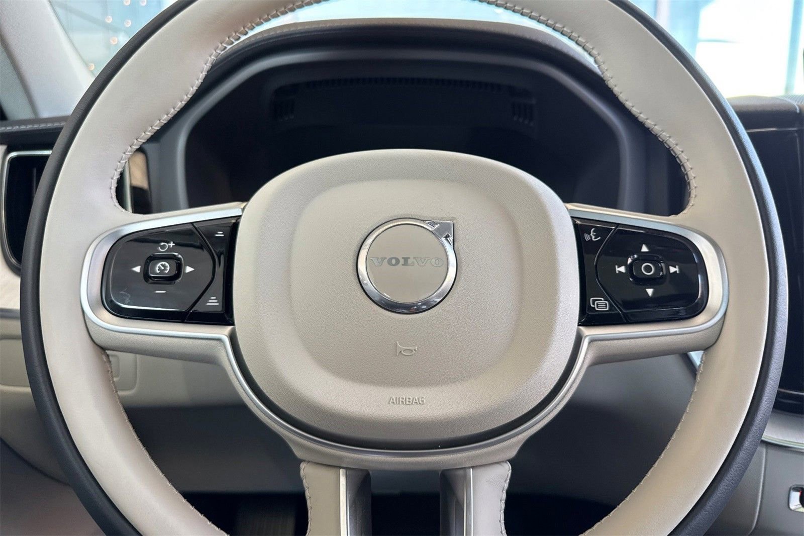 New 2026 Volvo XC60 T8 Ultra w/ Protection Package Premier AWD/4WD image 23