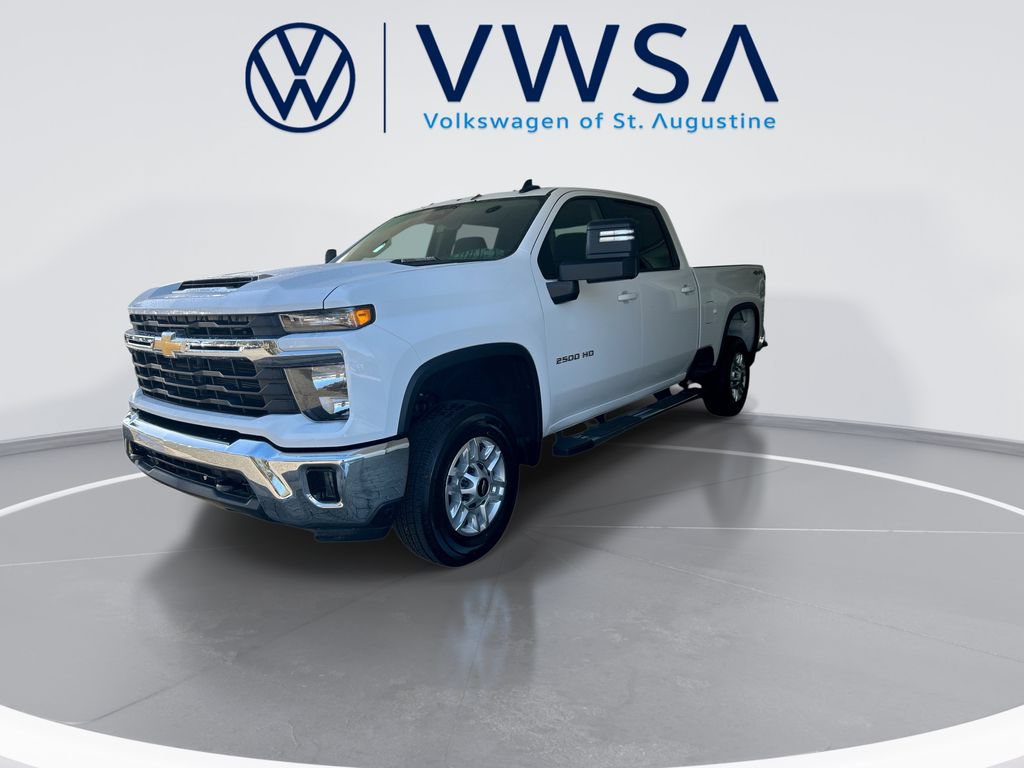Used 2025 Chevrolet Silverado 2500 LT w/ Convenience Package AWD/4WD image 3