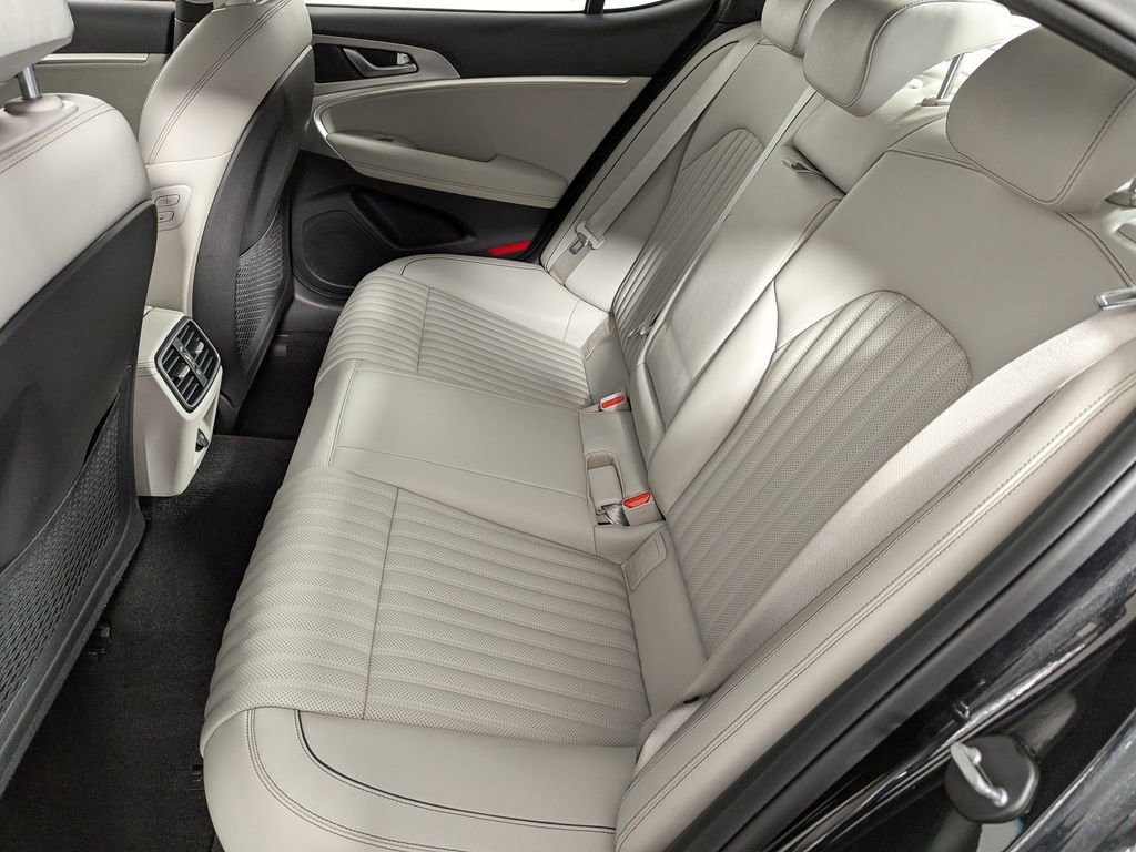 Used 2022 Genesis G70 2.0T w/ Prestige Package RWD image 44