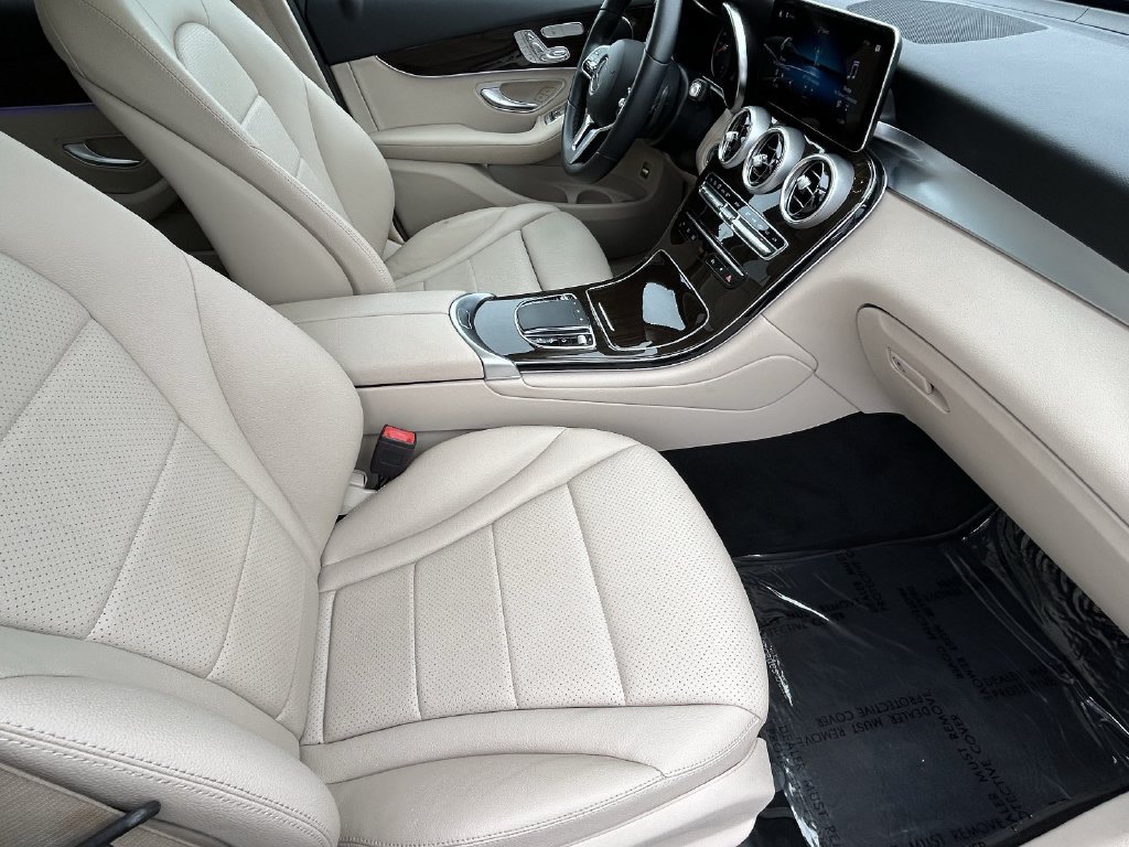 Used 2021 Mercedes-Benz GLC 300 4MATIC image 9