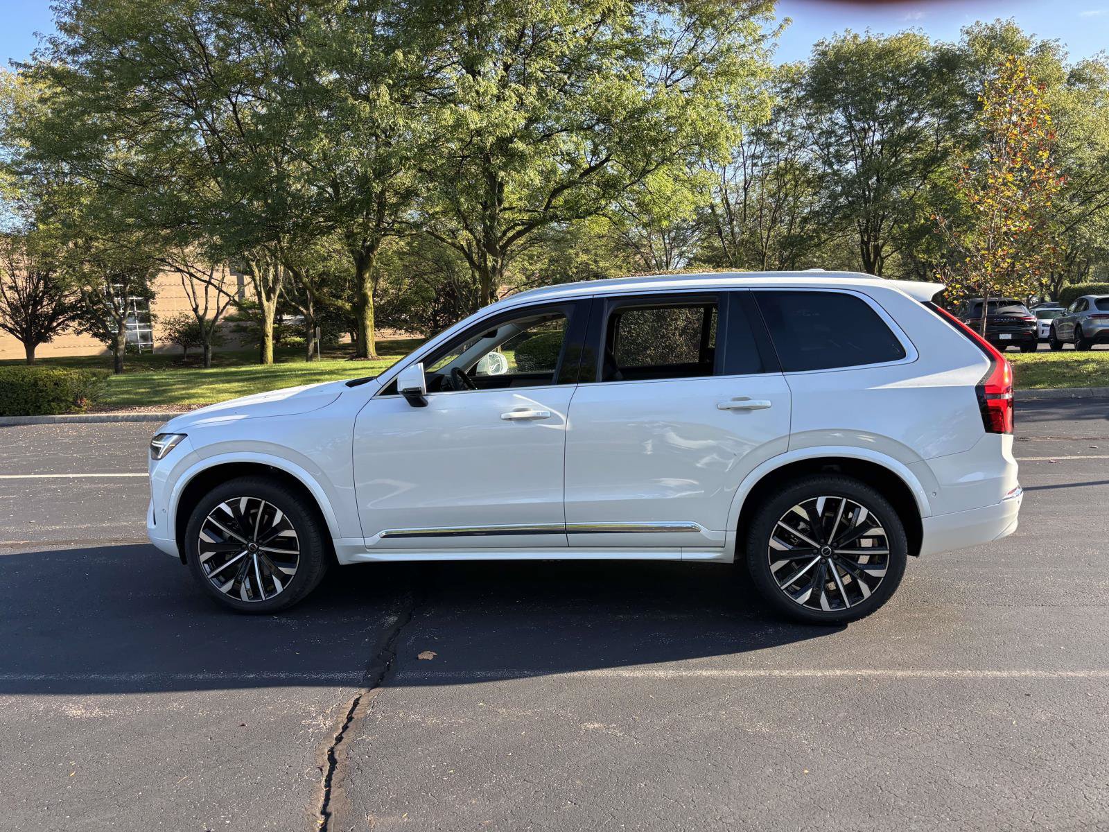 Used 2026 Volvo XC90 B6 Plus w/ Protection Package Premier AWD/4WD image 4