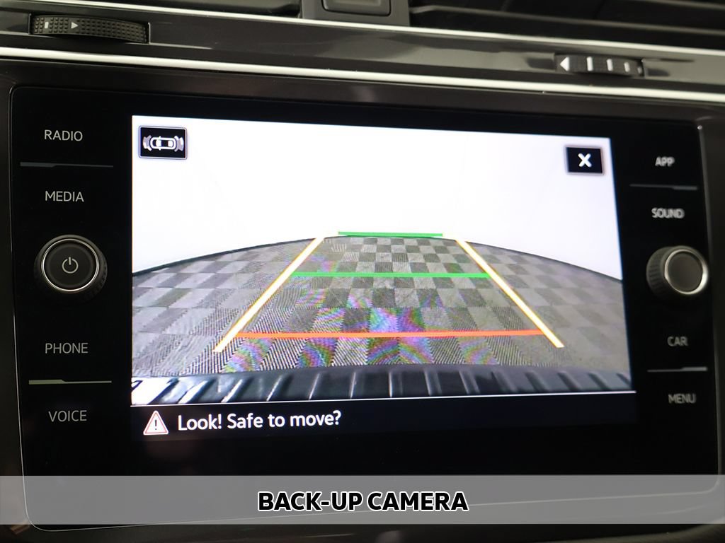 Used 2024 Volkswagen Tiguan SE R-Line AWD/4WD image 6
