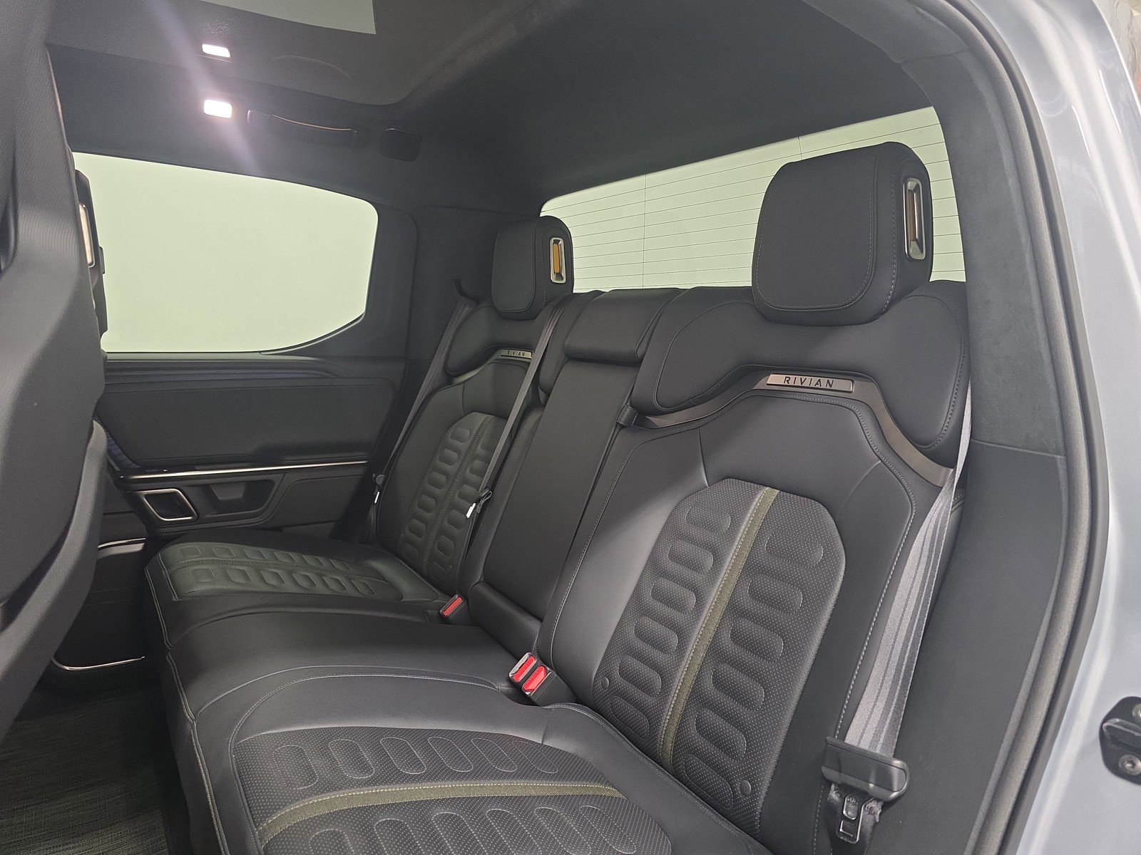 Used 2024 Rivian R1T Adventure AWD/4WD image 21