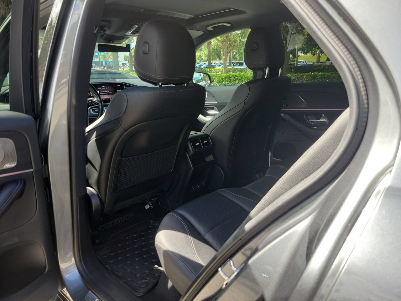 Used 2025 Mercedes-Benz GLE 350 4MATIC image 10