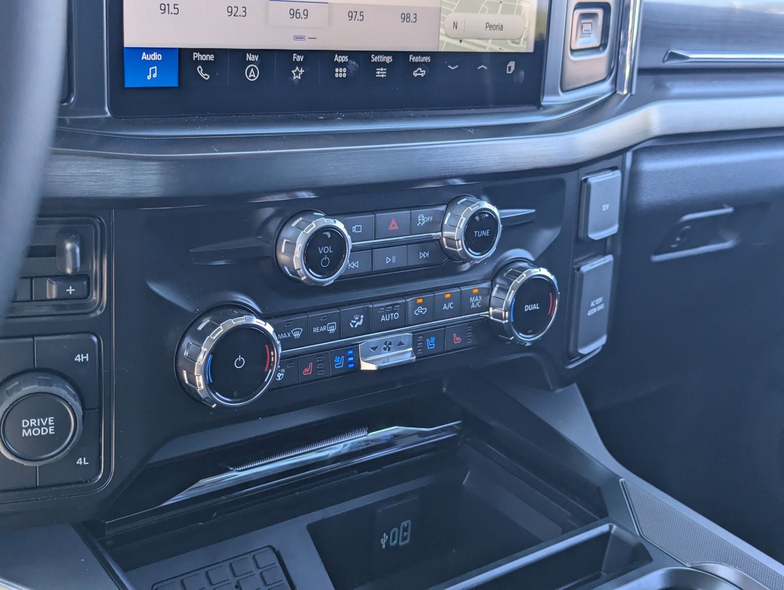 New 2026 Ford F250 Lariat w/ Black Appearance Package AWD/4WD image 53