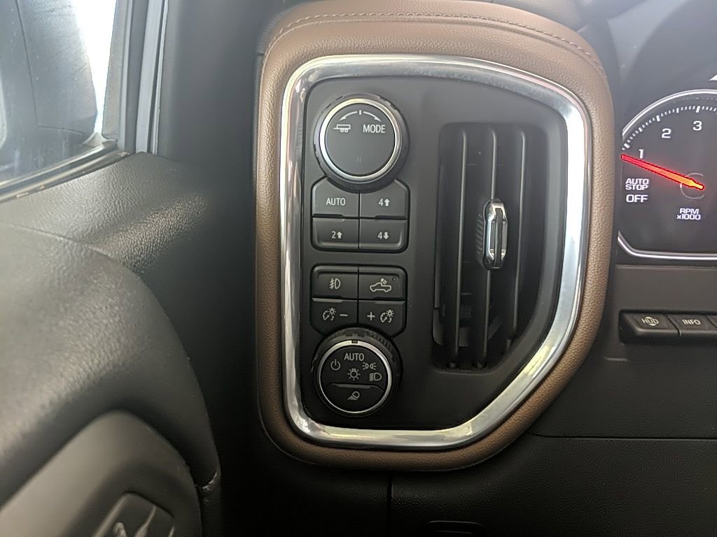 Used 2021 Chevrolet Silverado 1500 High Country w/ Technology Package image 27