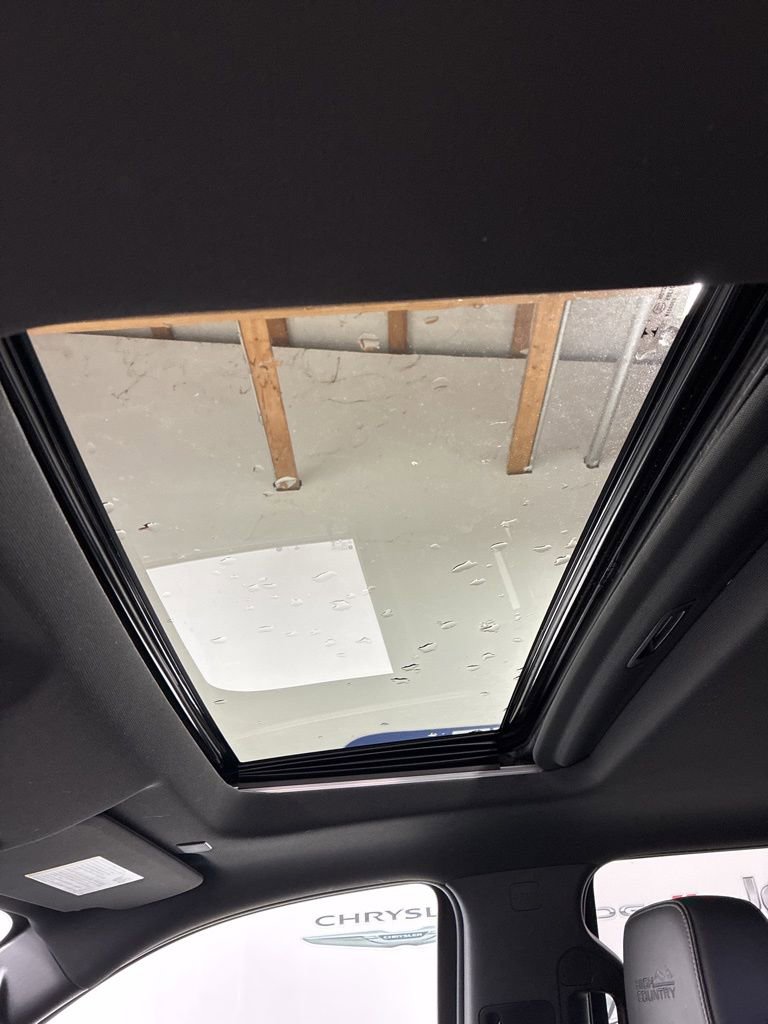 Used 2021 Chevrolet Silverado 1500 High Country w/ Technology Package image 22