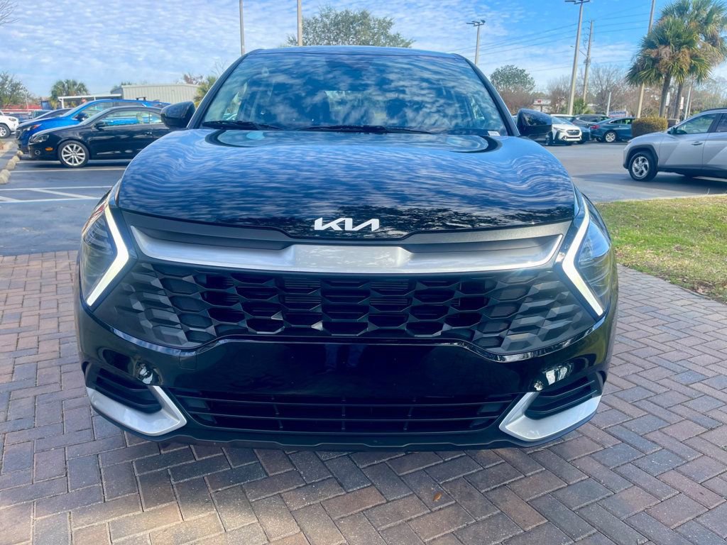 Used 2025 Kia Sportage LX image 9