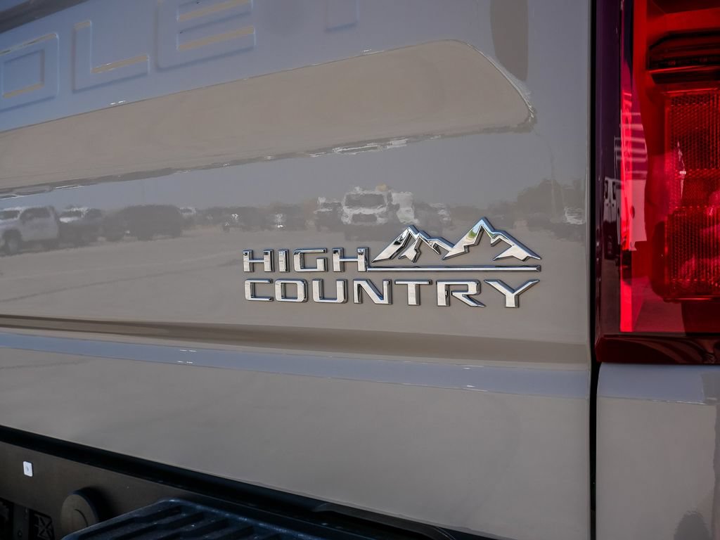 New 2026 Chevrolet Silverado 1500 High Country AWD/4WD image 14