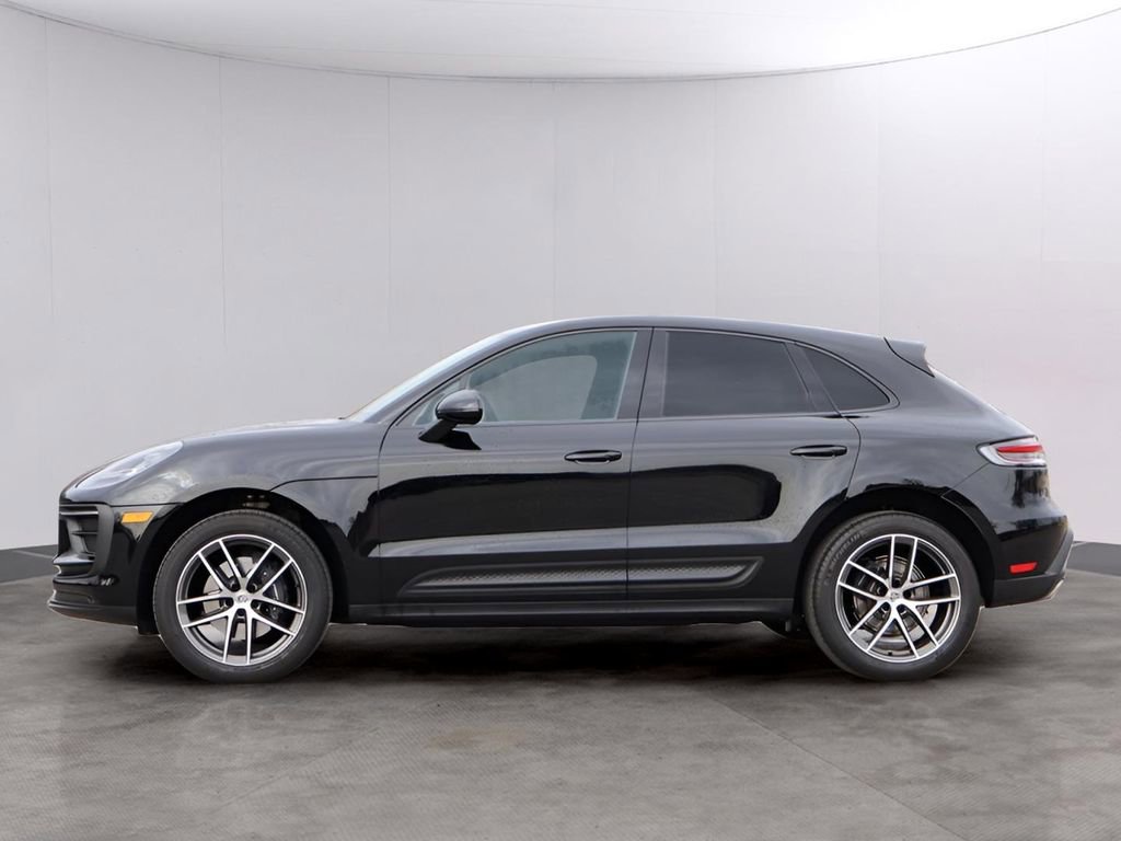 New 2026 Porsche Macan image 2