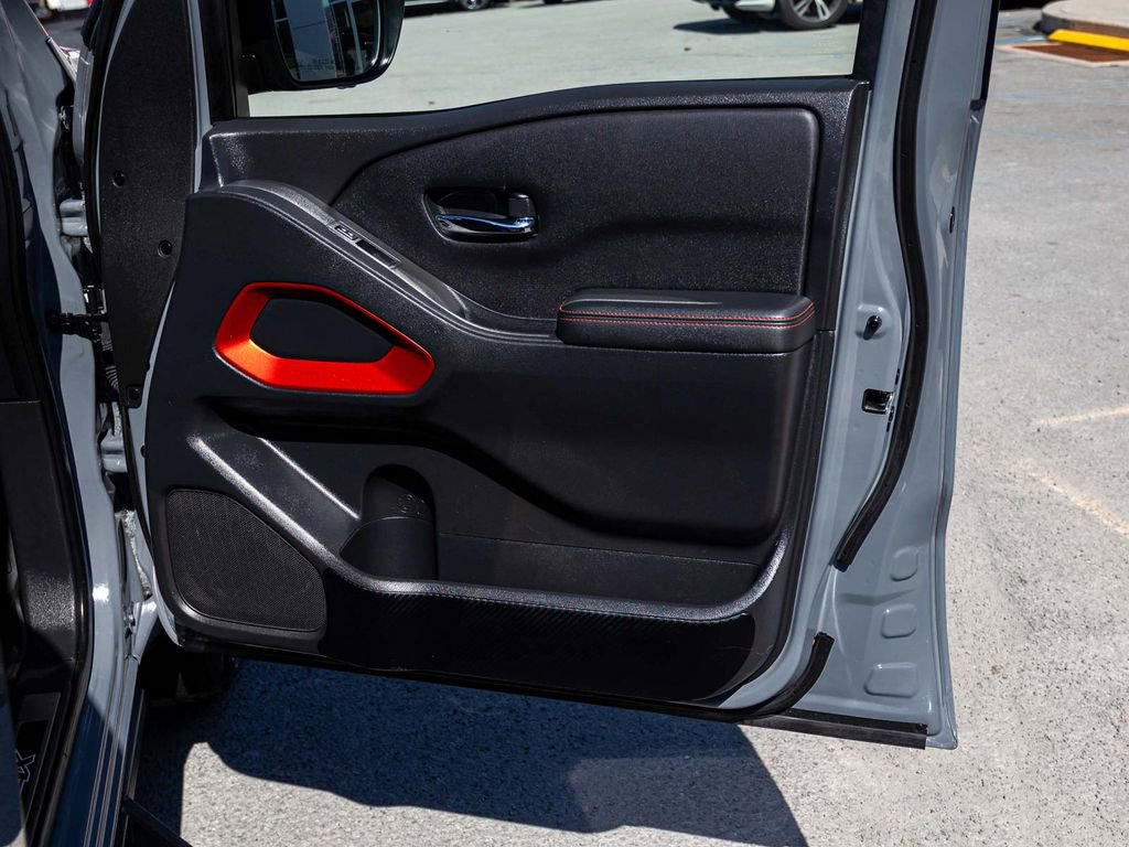 Used 2023 Nissan Frontier PRO-4X w/ Pro Convenience Package image 13