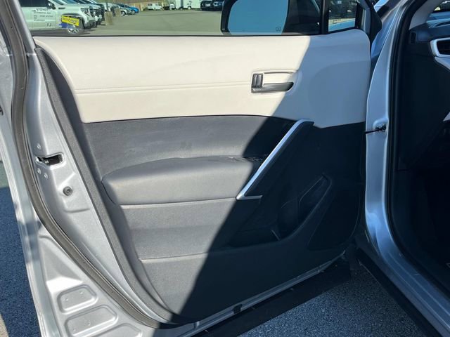 Used 2026 Toyota Corolla Cross L image 25