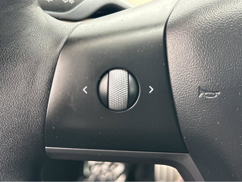 Used 2022 Tesla Model Y Performance image 21