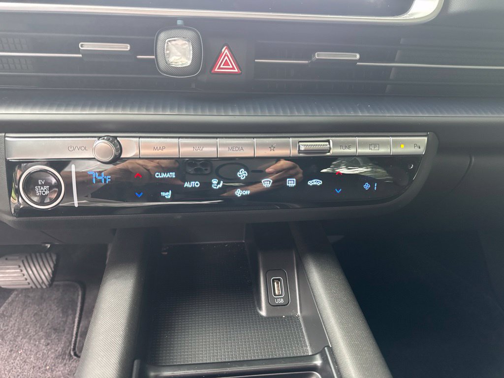 Used 2024 Hyundai Ioniq 6 SE RWD image 13