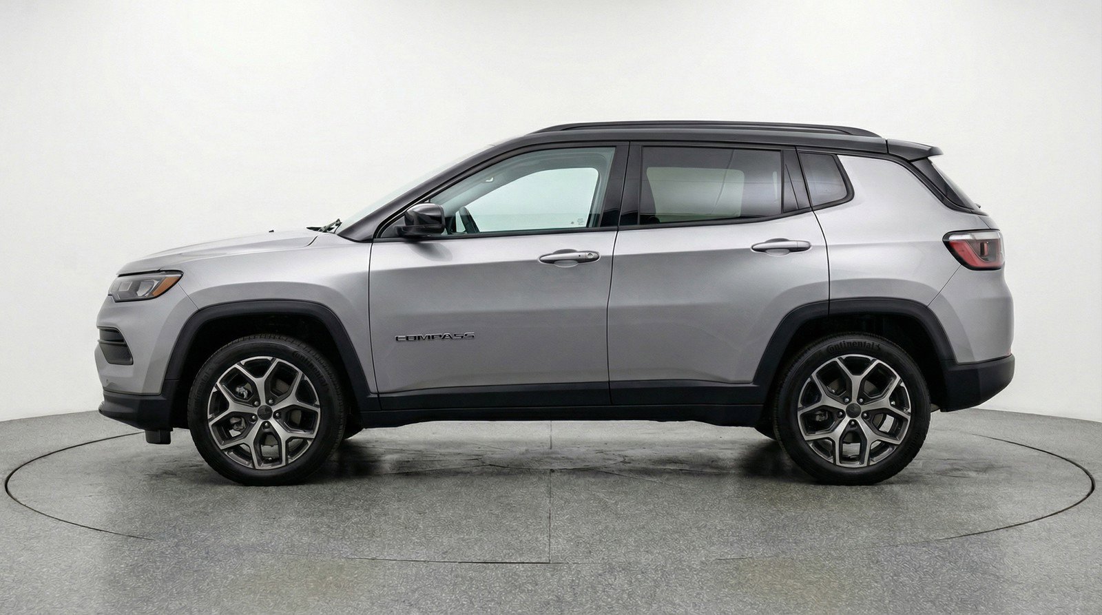 Used 2025 Jeep Compass Limited image 5