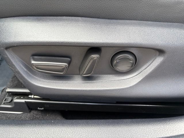 Used 2025 Toyota Camry XSE FWD image 17