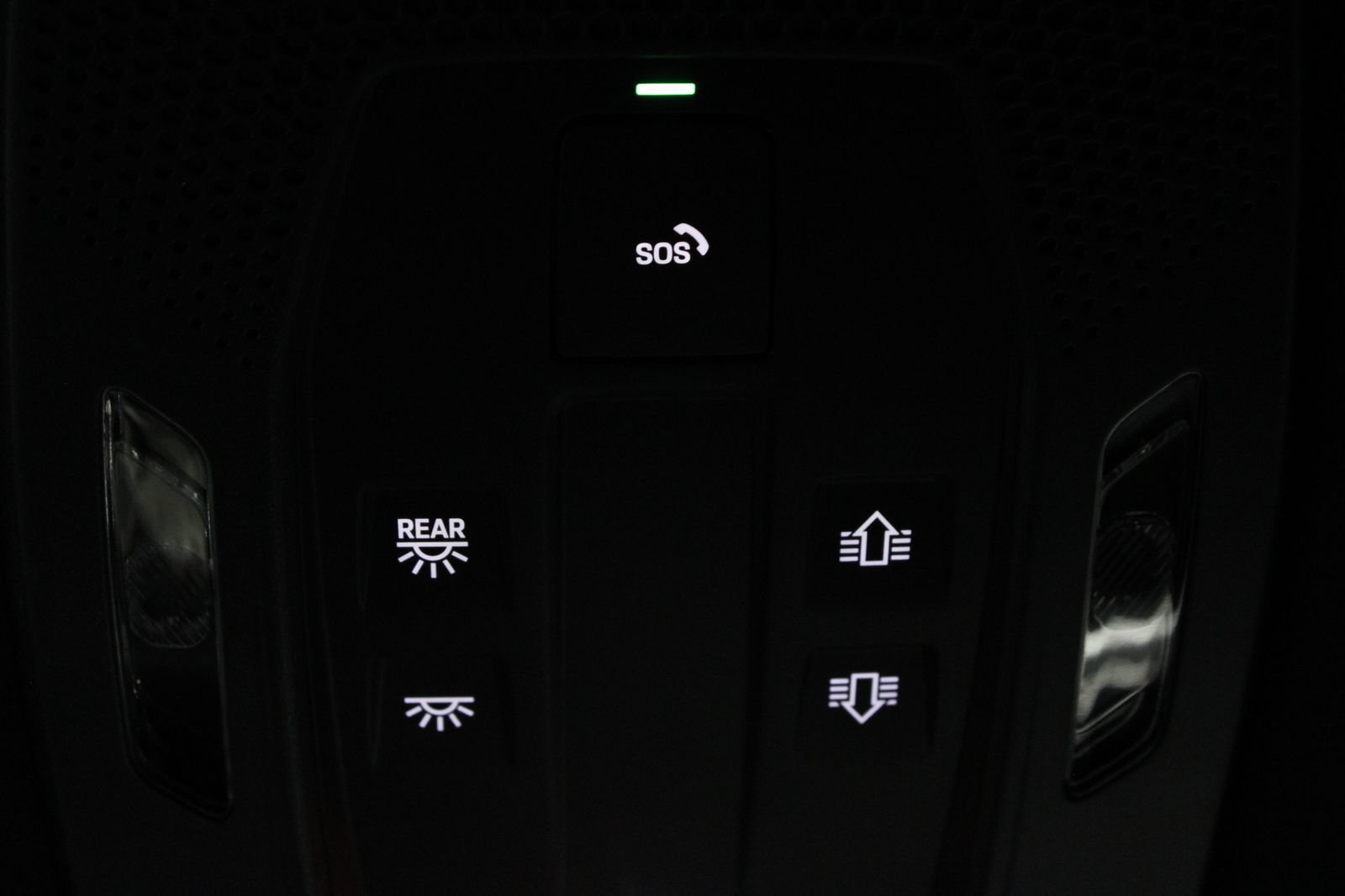 Used 2025 Porsche Cayenne GTS AWD/4WD image 34