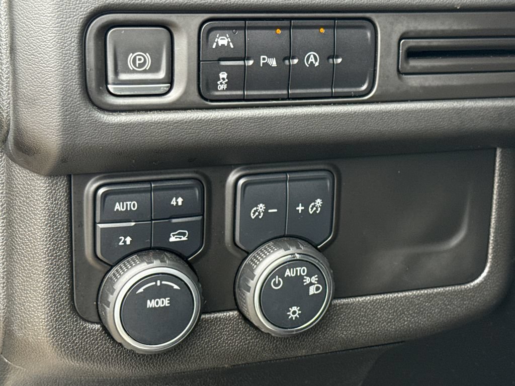 Used 2023 Chevrolet Tahoe RST AWD/4WD image 25