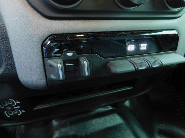 Used 2024 RAM 2500 Tradesman w/ Chrome Appearance Group image 29
