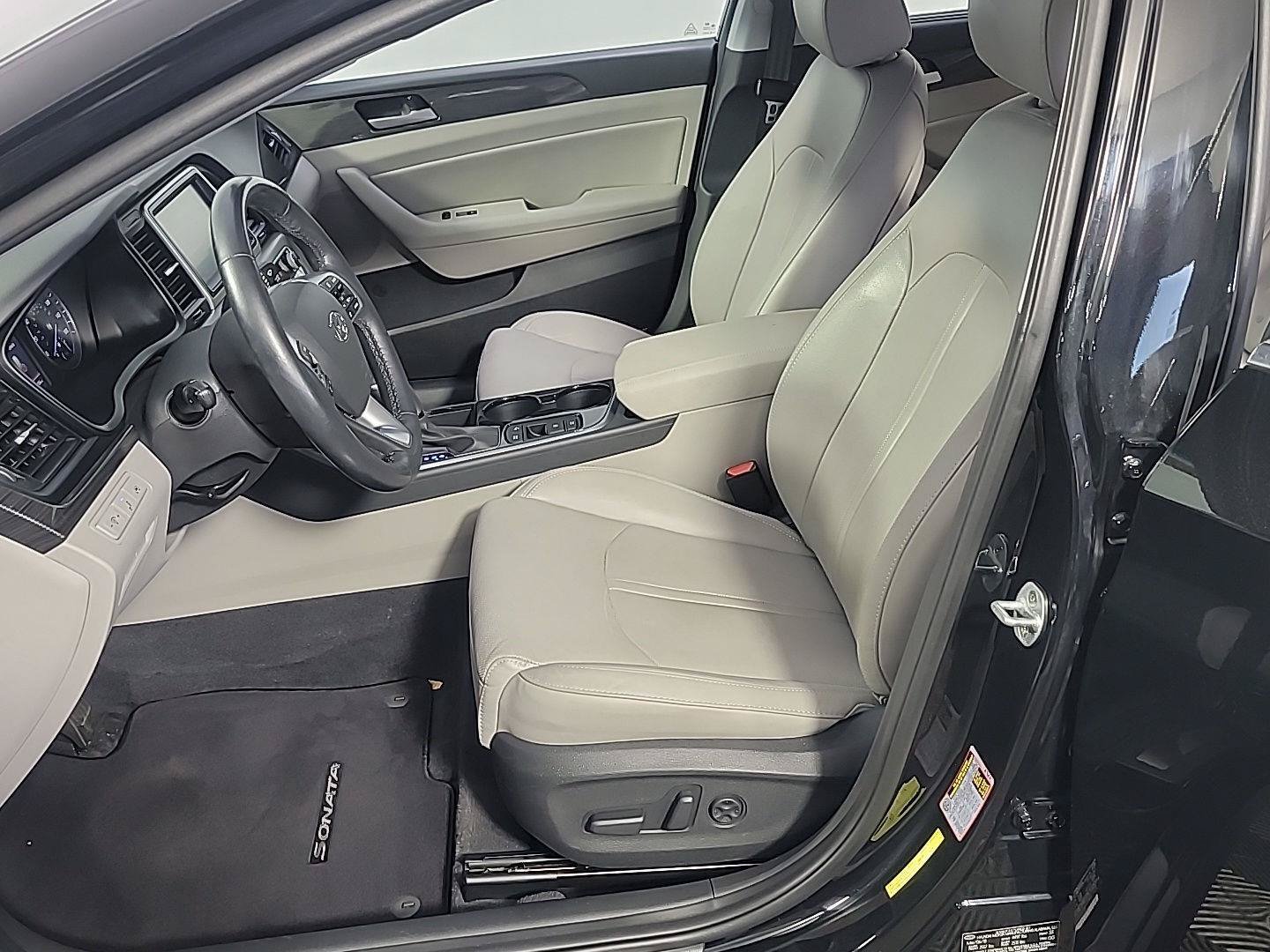 Used 2018 Hyundai Sonata Limited w/ Limited Ultimate Package 03 FWD image 18