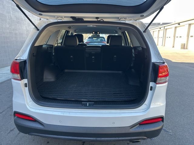 Used 2017 Kia Sorento LX w/ LX Convenience Package image 15