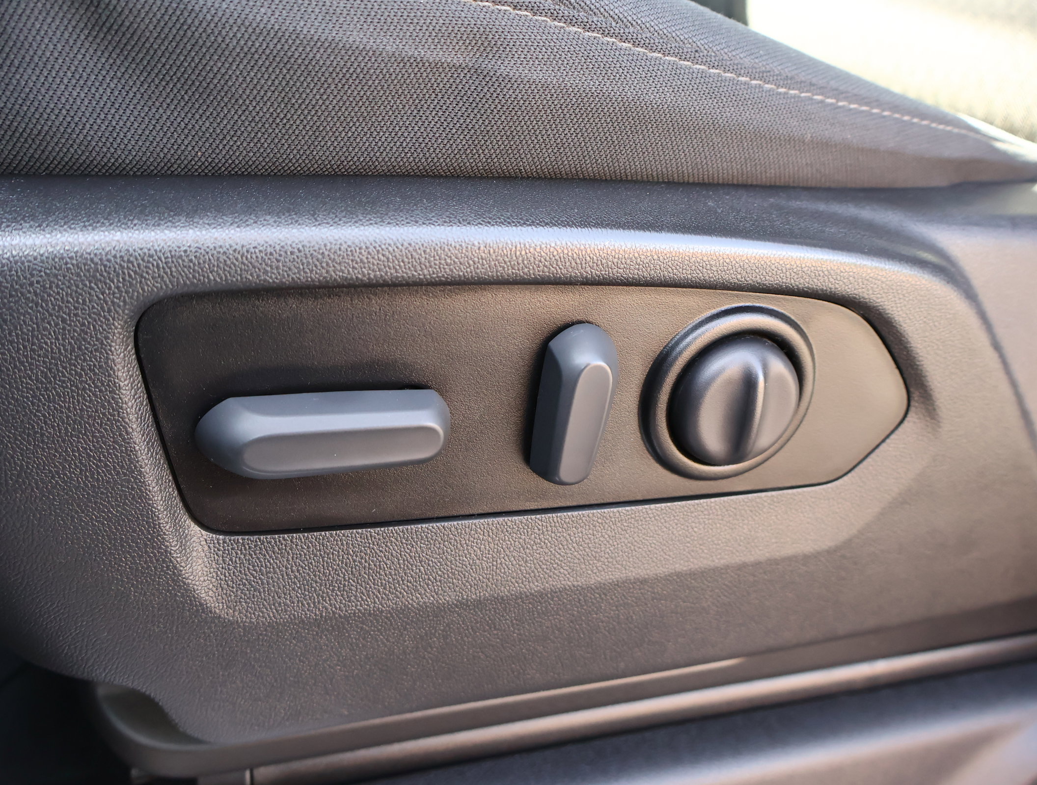 Used 2022 Chevrolet Silverado 1500 RST AWD/4WD image 9