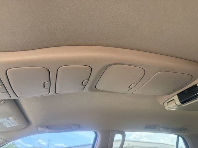 Used 2005 Toyota Sequoia SR5 image 31