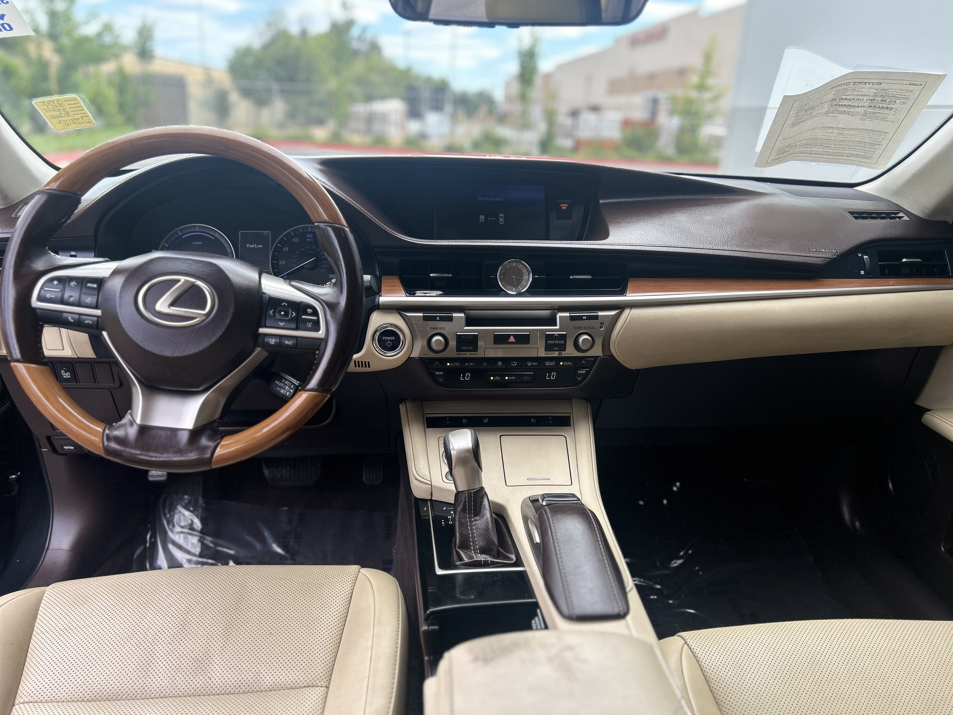 Used 2017 Lexus ES 300h w/ Navigation System Package FWD image 28