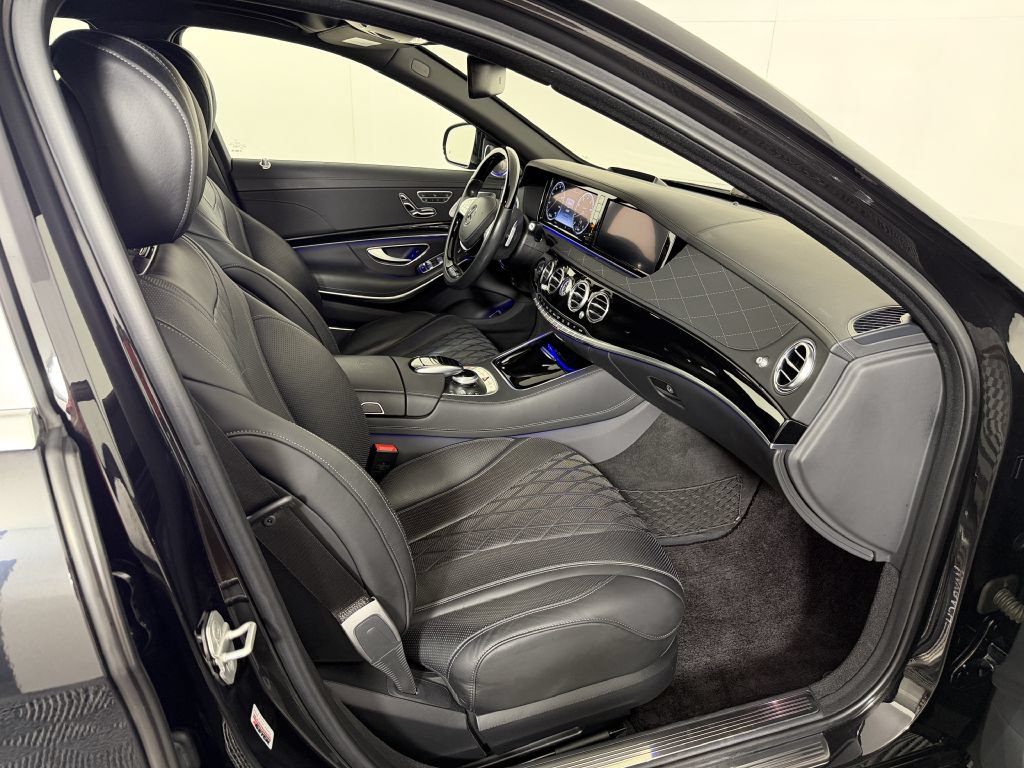 Used 2017 Mercedes-Benz Maybach S 550 4MATIC image 28