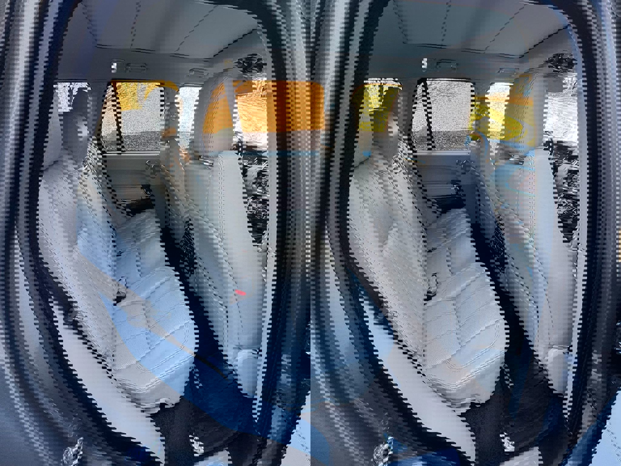 Used 2014 Land Rover Range Rover HSE image 28