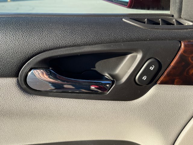 Used 2014 Chevrolet Impala LTZ FWD image 27