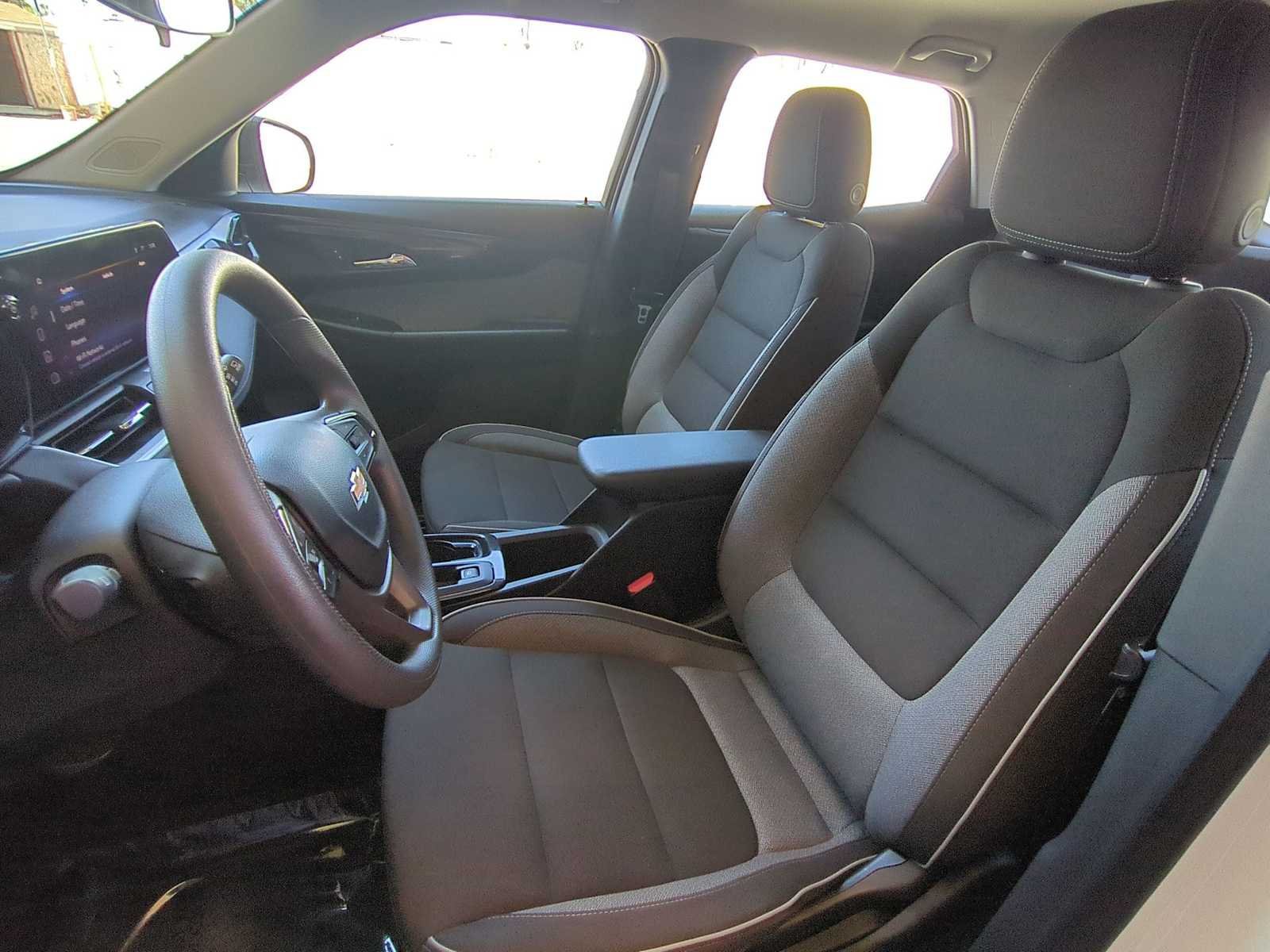 Used 2024 Chevrolet TrailBlazer LS FWD image 22