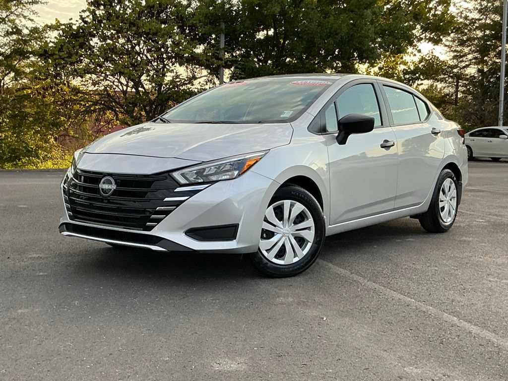 Used 2025 Nissan Versa S w/ Trunk Package FWD image 2