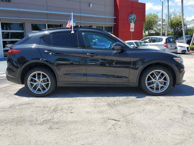 Used 2018 Alfa Romeo Stelvio Ti Sport AWD/4WD image 8