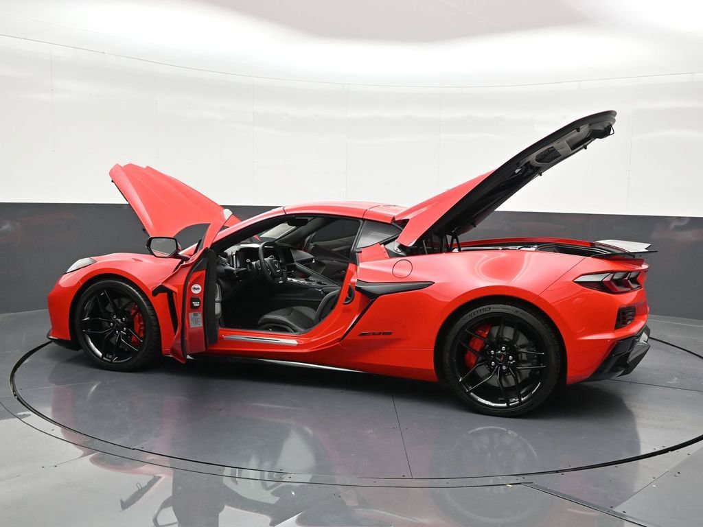 Used 2026 Chevrolet Corvette Z06 w/ Stealth Interior Trim Package image 34