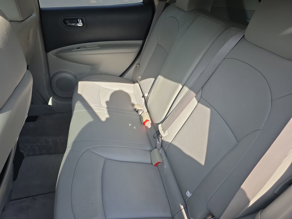Used 2013 Nissan Rogue SL FWD image 16
