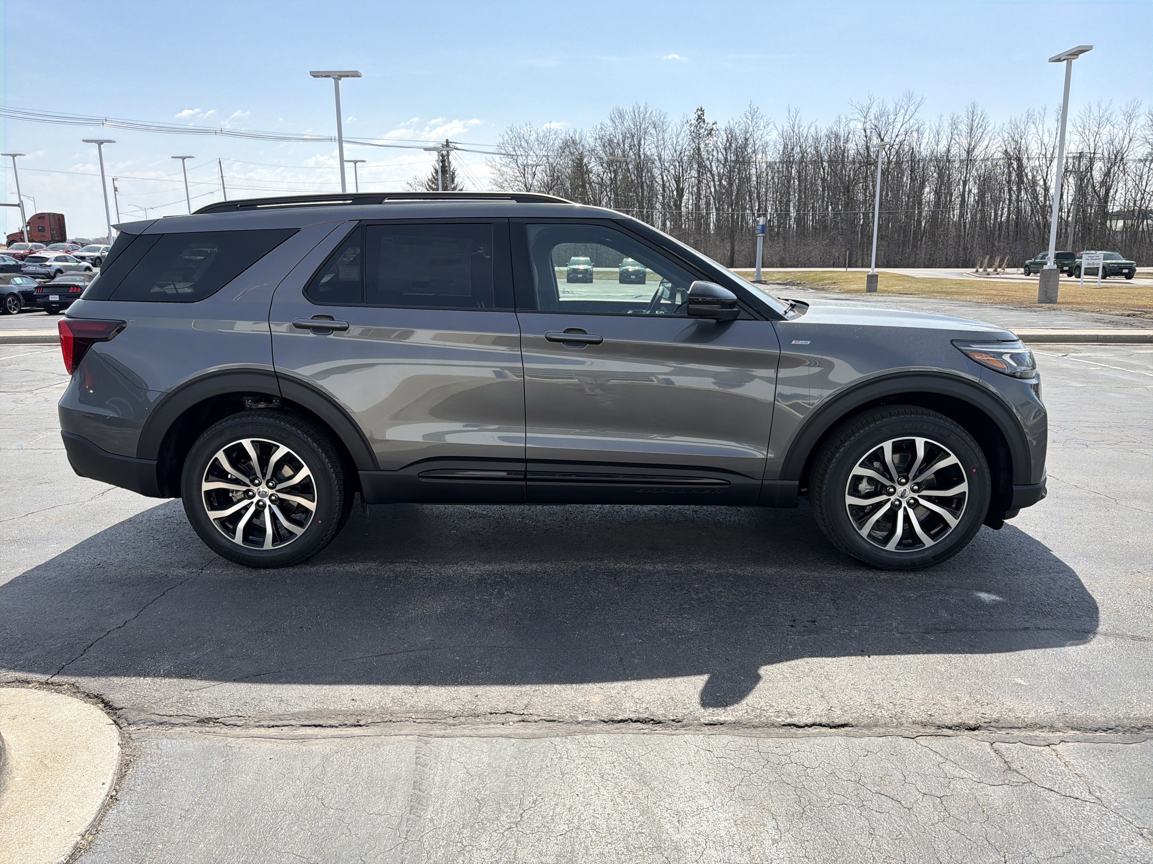New 2026 Ford Explorer ST-Line image 5