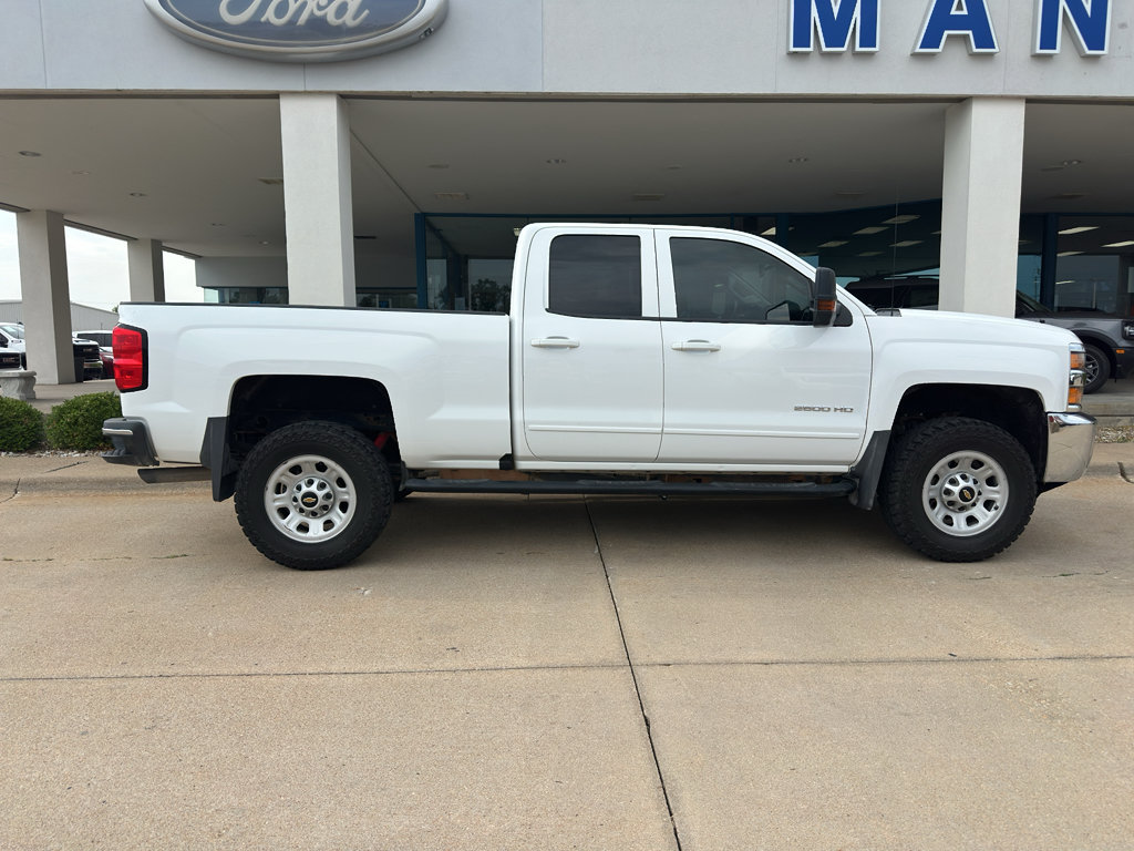 Used 2018 Chevrolet Silverado 2500 LT AWD/4WD image 3