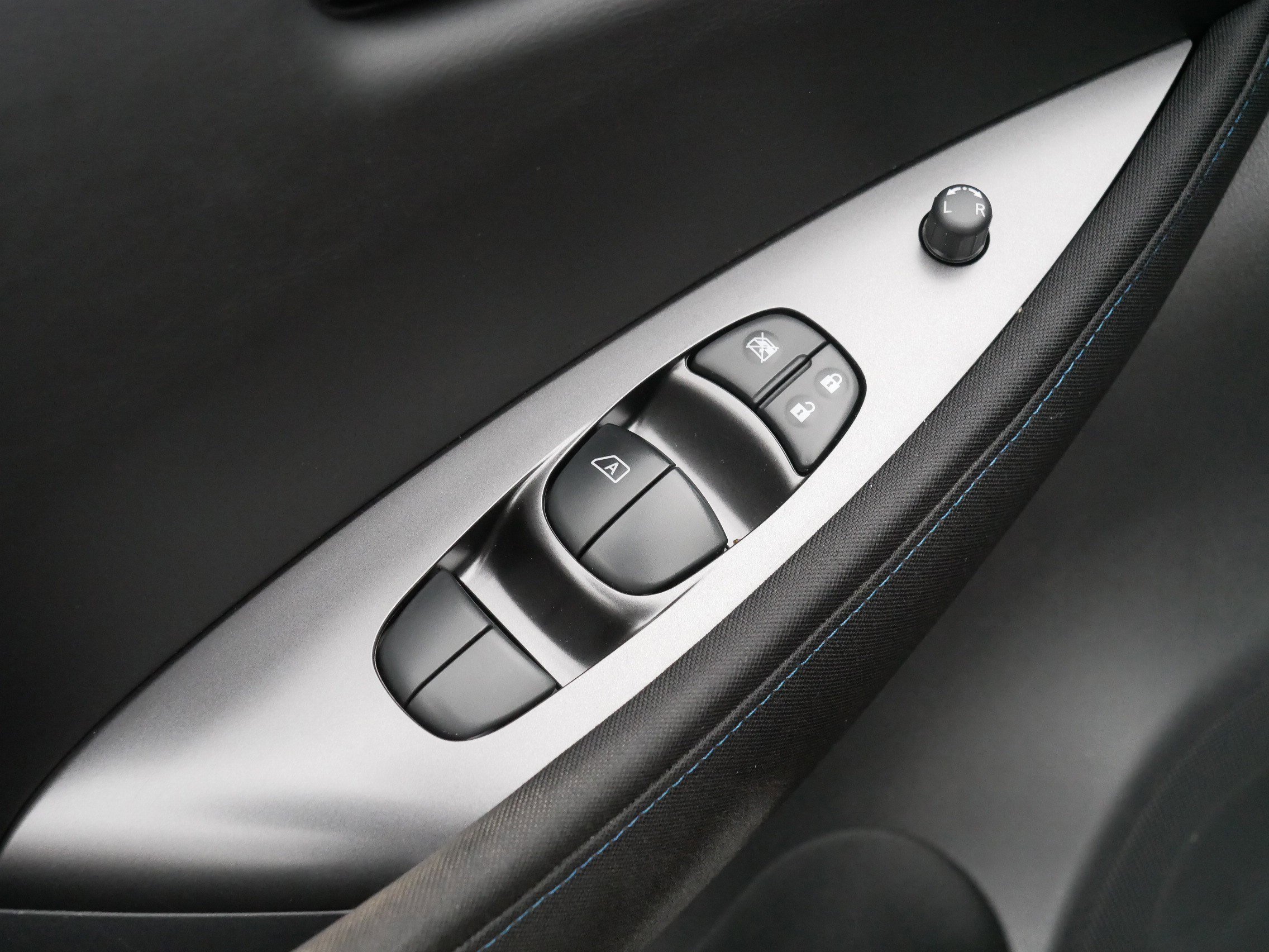 Used 2019 Nissan Leaf S w/ S Charge Package image 19