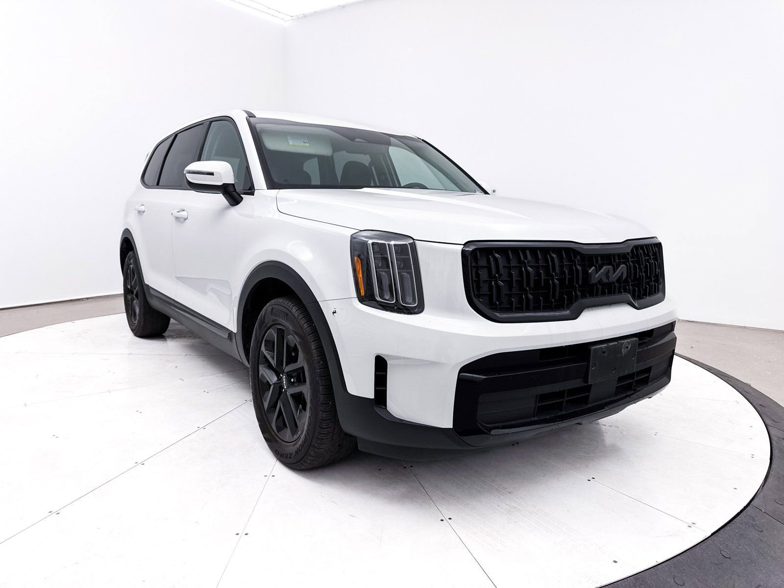 Used 2023 Kia Telluride LX image 11