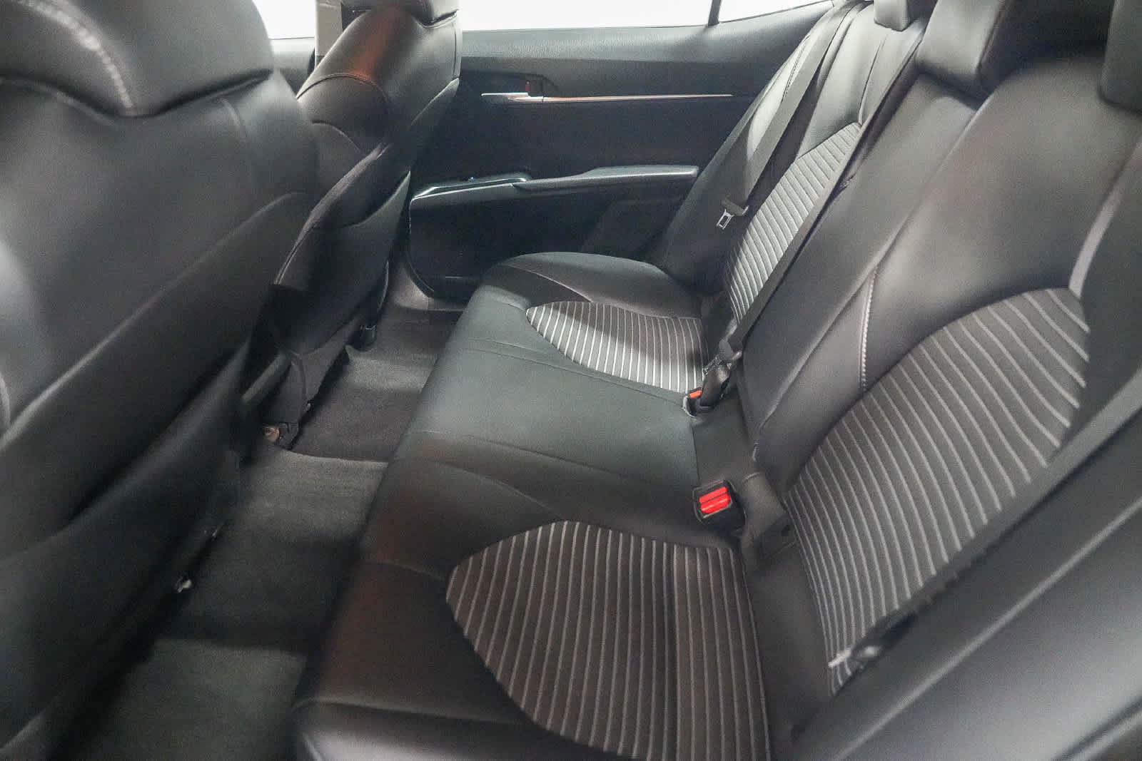 Certified 2019 Toyota Camry SE w/ Carpet Mat Package FWD image 19